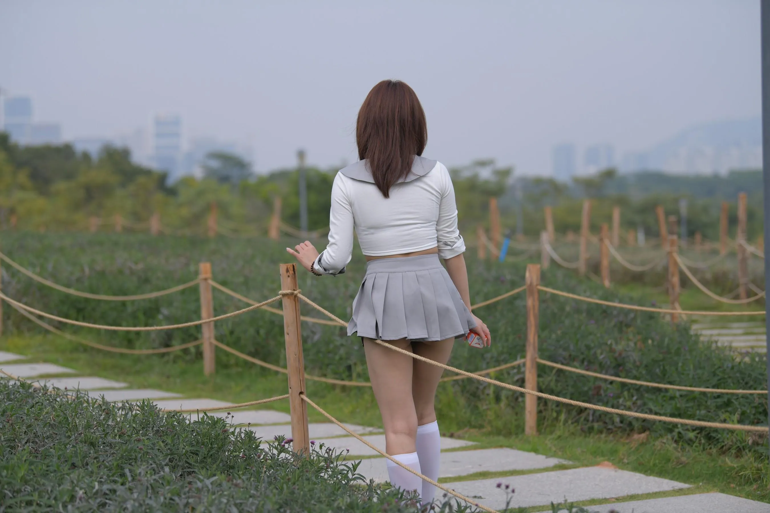[魔镜街拍] NO.095 性感动人的小百褶裙美女 [763P]插图9
